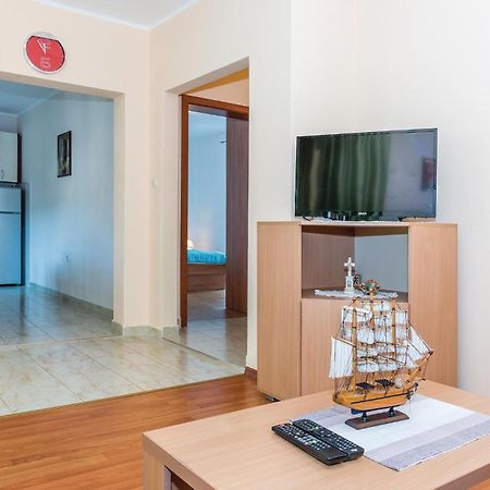 Beautiful Apartment In Raslina With Wifi Bagian luar foto