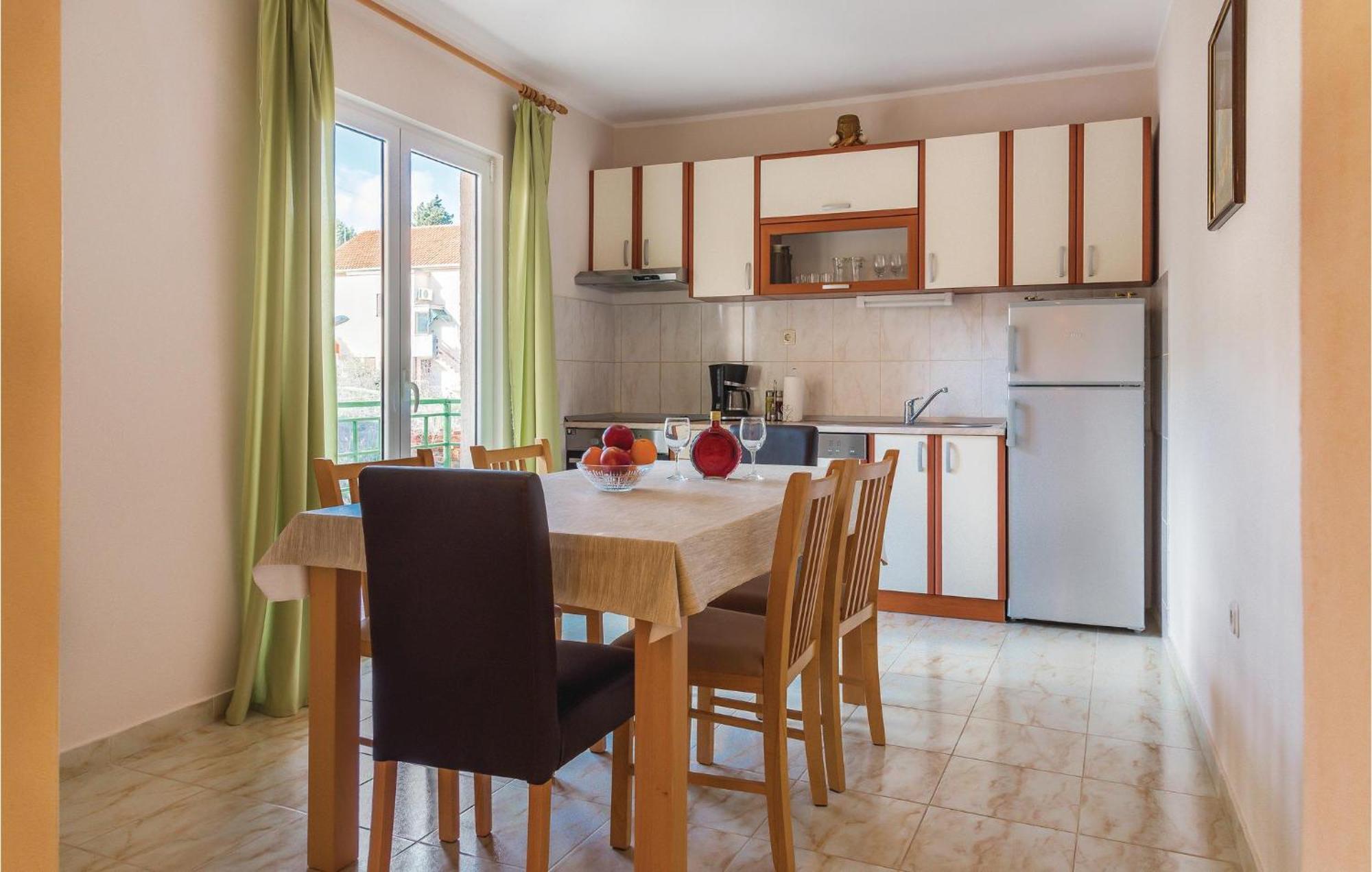 Beautiful Apartment In Raslina With Wifi Bagian luar foto