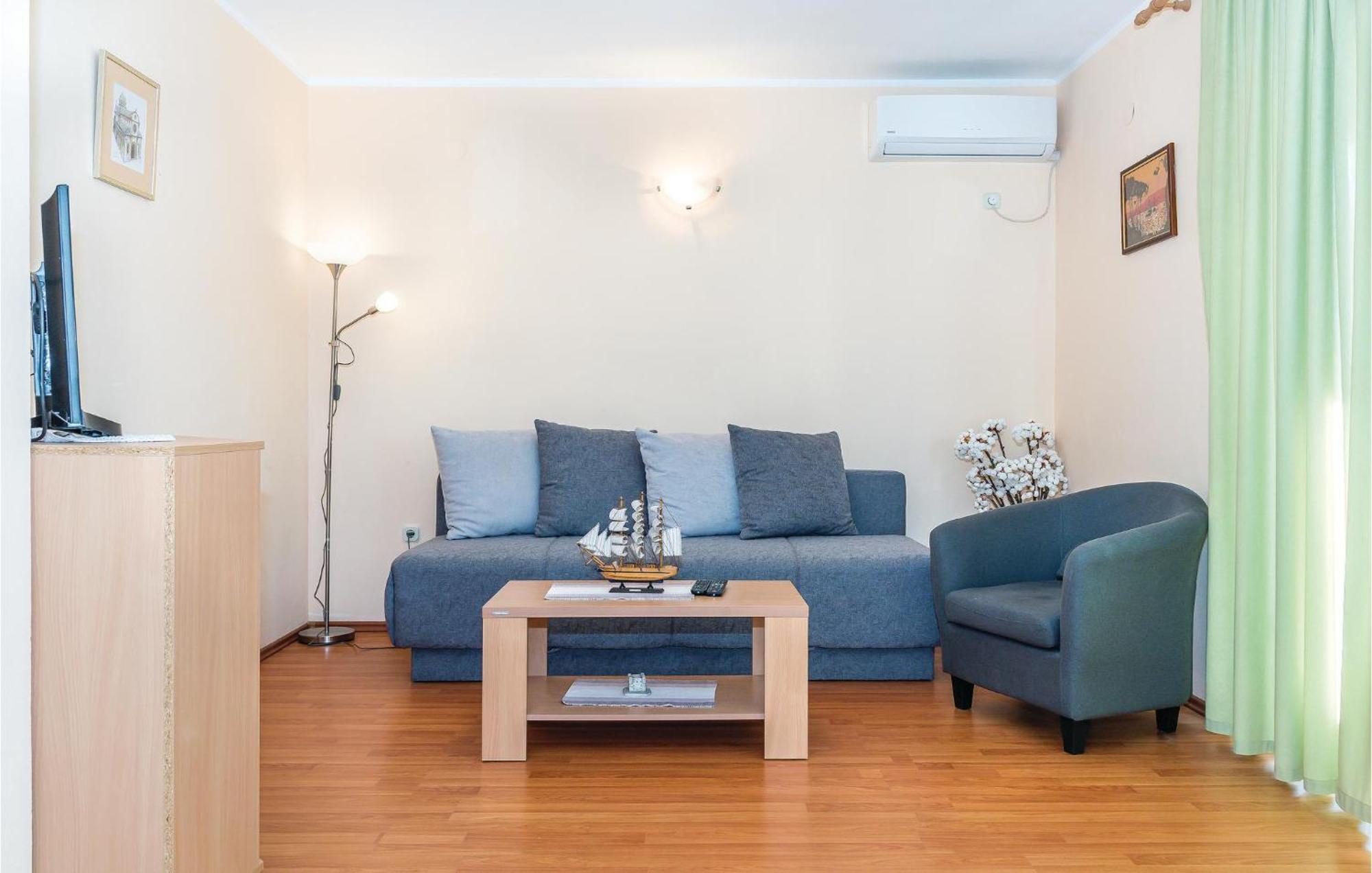 Beautiful Apartment In Raslina With Wifi Bagian luar foto