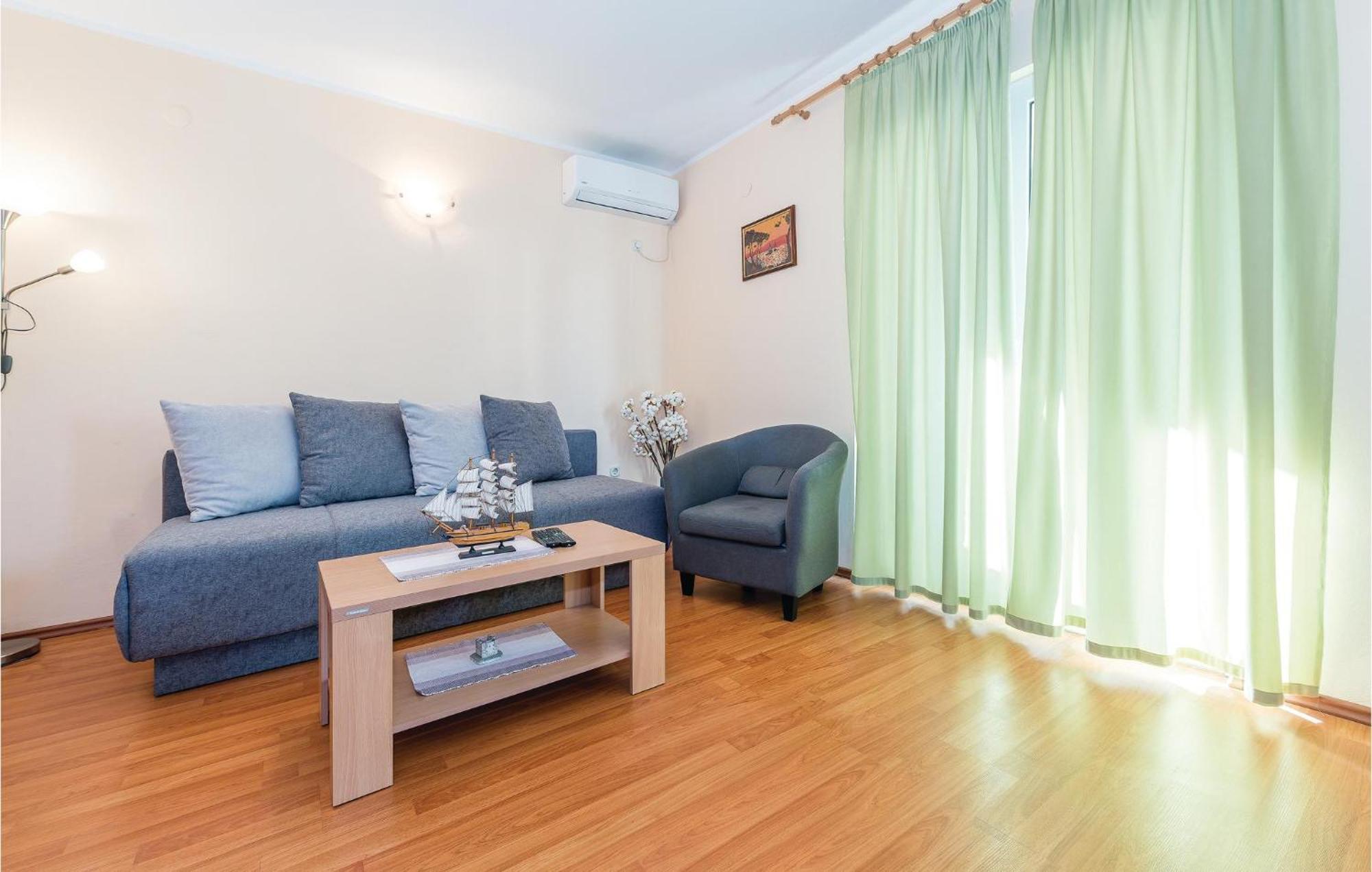 Beautiful Apartment In Raslina With Wifi Bagian luar foto